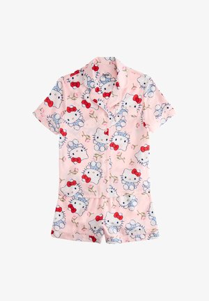 Pink pyjamassæt med korte ærmer med Hello Kitty-ansigter med røde sløjfer og små dekorative mønstre spredt ud over toppen og shortsene.