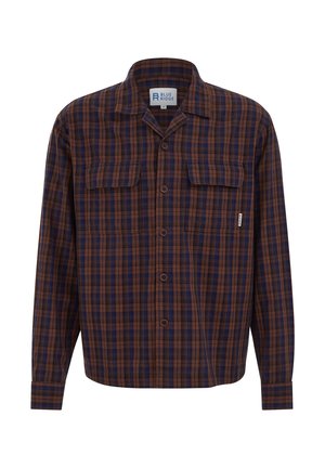 Camicia a quadri marrone e blu navy con bottoni, maniche lunghe, due tasche sul petto con patta e etichetta Blue Ridge all'interno del colletto.