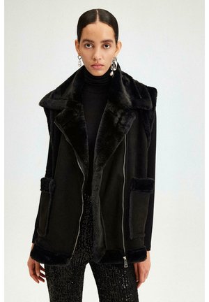 Touché Privé Vest - black