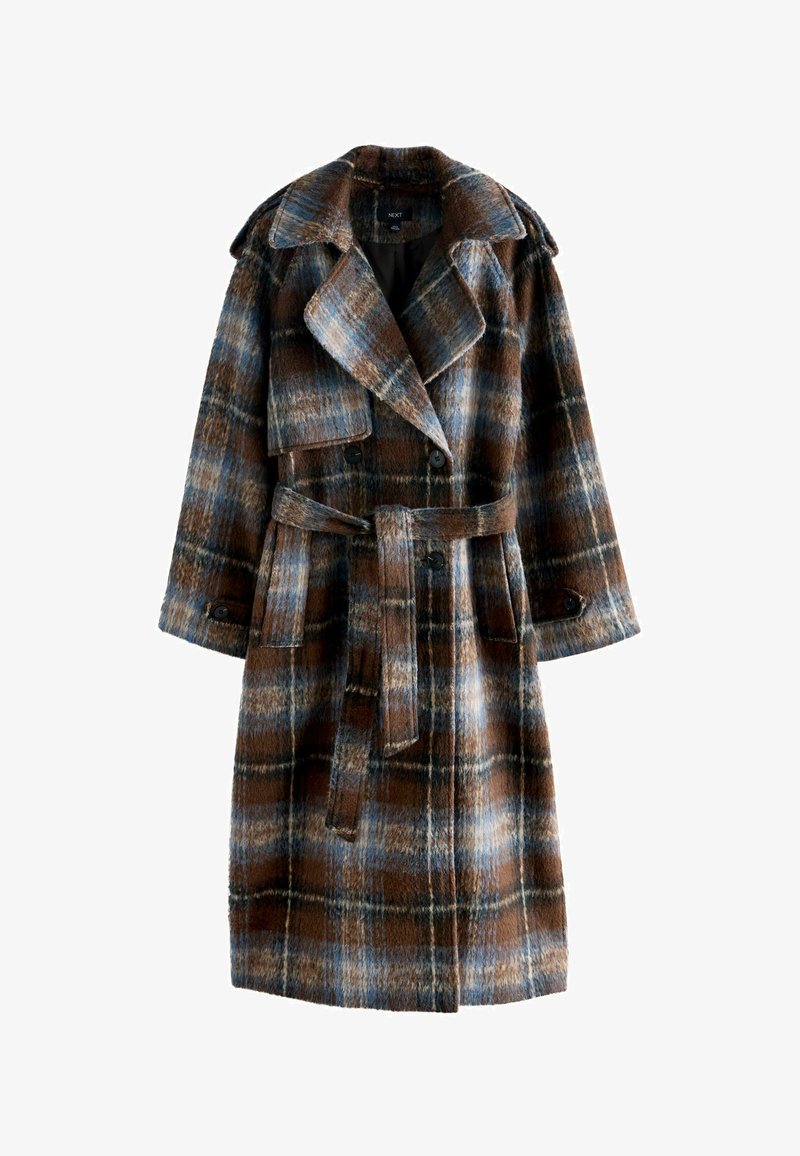 Bruine geruite trenchcoat met een doppelsluiting, brede kraag, schouderepauletten en een bijpassende riem. Geweven stof met blauwe accenten.