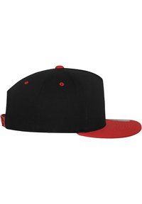 Flexfit Kšiltovka - blk/red