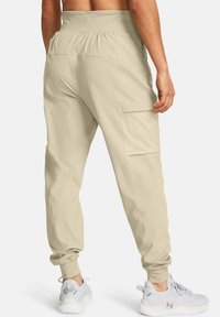 Under Armour RUN - Teplákové kalhoty - khaki base