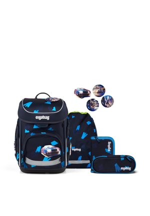 Dark blue Ergobag school backpack set with blue shapes, featuring matching drawstring bag, pencil case, and four car-themed badges.