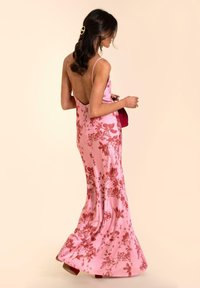 THE-ARE Maxikleid - pink
