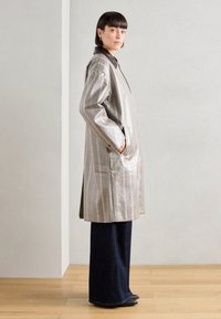 Scotch & Soda COATED RAINCOAT - Cappotto classico - taupe