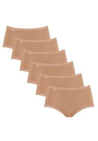 Set van zes tan katoenen hipsteronderbroeken met een delicate kantafwerking langs de tailleband en een zachte textuur. Merktag zichtbaar aan de zijkant.