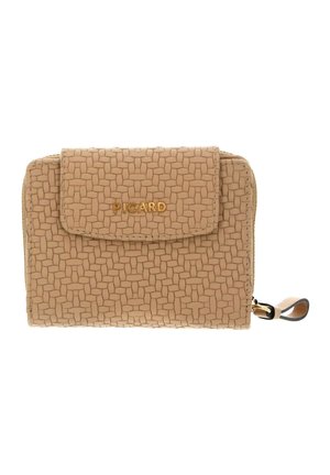 Portefeuille beige à texture tissée avec rabat et logo doré "PICARD", fermeture éclair et bracelet au poignet sur fond blanc.