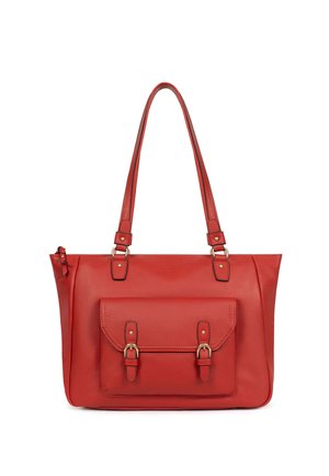 Czerwona skórzana torba na ramię z długimi uchwytami, przednią kieszenią na klapę zabezpieczoną dwoma paskami z klamrą oraz zamkiem błyskawicznym.
