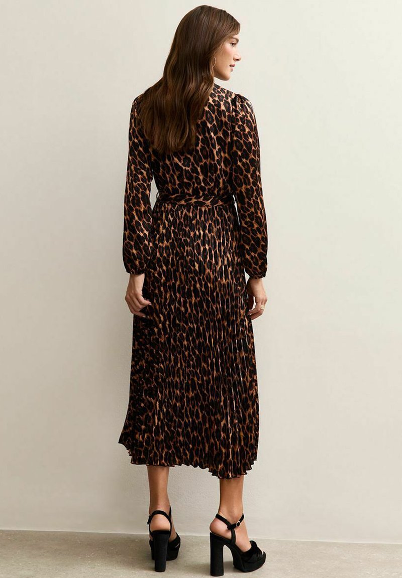 New Look ANIMAL PRINT PLEATED LONG SLEEVE MIDI - Day dress - dark brown -  Zalando