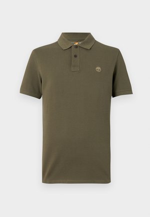 Olivgrön pikétröja i bomull med krage, tvåknapsstängning och en liten broderad logotyp på bröstet. Kortärmad.