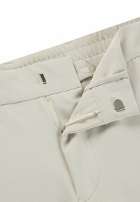 Thumbnail Image 6