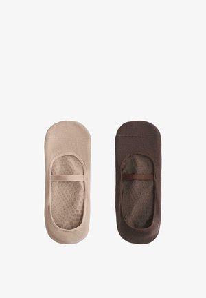 Șosete invizibile bej și maro închis cu benzi elastice în partea de sus, afișate așezate plat pe un fundal alb.