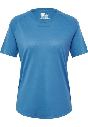 Blå træningstrøje lavet af let materiale, med rund halsudskæring, korte ærmer og subtil tekstur i stoffet.