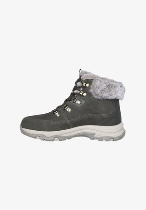 Grijze nubuck enkellaars met een faux fur kraag, metalen oogjes en veters. Stevige crème-kleurige rubberen zool met een gestructureerd grippatroon.