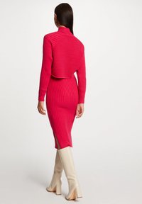 Morgan FITTED MIDI 2 EN 1 EFFECT - Kotelomekko - rose moyen