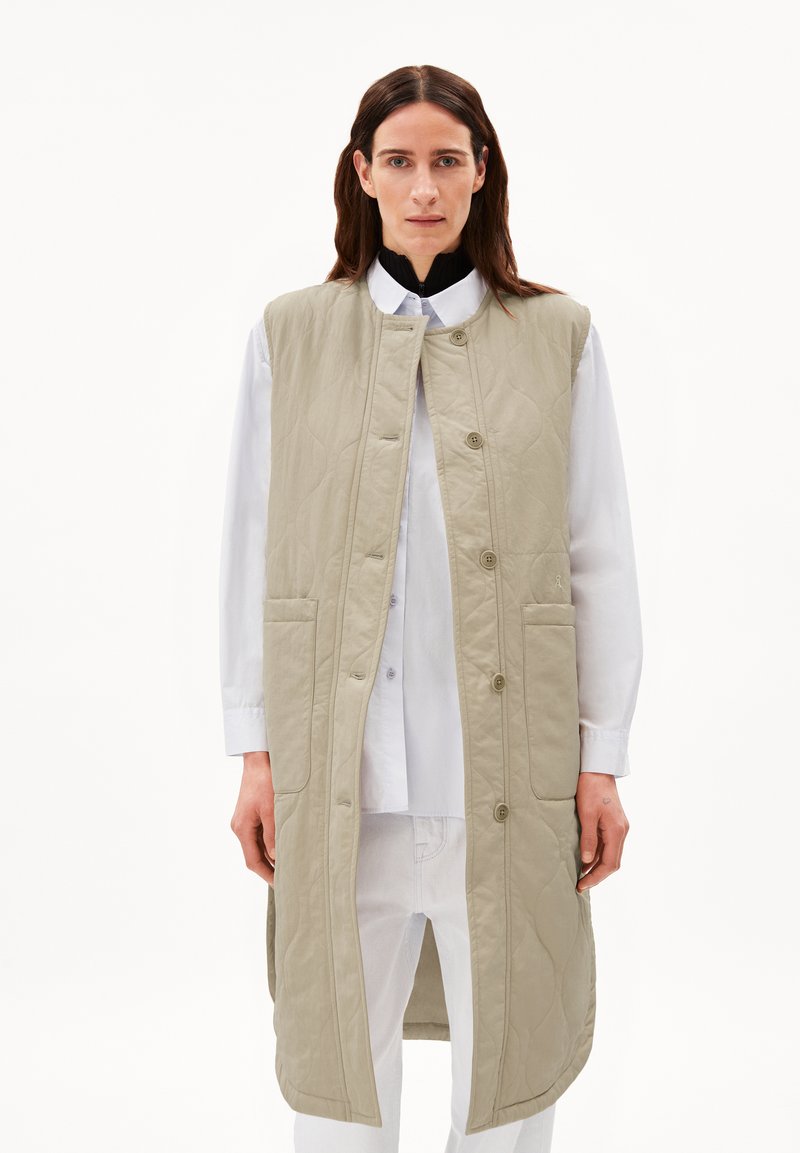 ARKET - Gilet en laine texturée avec col en V et poches sur le devant - Marron kaki