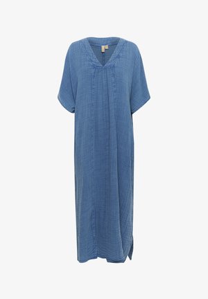 Robe bleue, longueur genou, en tissu texturé. Décolleté en V et manches courtes avec une coupe décontractée. Fentes latérales pour faciliter le mouvement.