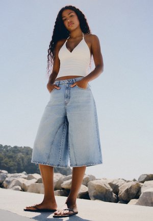 Bershka, Denimshorts - light blue