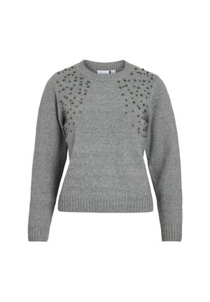 Maglione grigio a maglia con scollo rotondo, maniche lunghe, polsini e orlo a costine, decorato con piccoli chiodini metallici sulla parte superiore anteriore e sulle spalle.