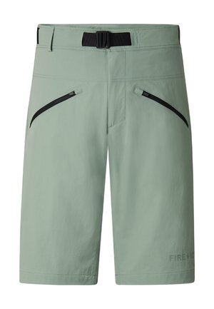 Lysegrønne herreshorts med sorte lynlåslommer, integreret justerbart sort bælte og "FIRE+ICE"-logo på det nederste ben.