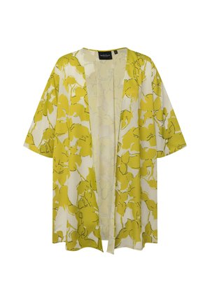 Chaqueta de kimono de patrón floral amarillo, tejido ligero, con apertura frontal, mangas cortas y un ajuste holgado. El fondo blanco realza el diseño brillante.