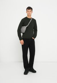 Only & Sons ONSEDGE STRAIGHT BOX - Ravne kavbojke - washed black