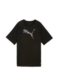 Camiseta deportiva negra de manga corta con logo de Puma en rayas grises en la parte frontal. Presenta mangas raglán y un cuello redondo.