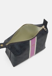 Guess STRAP BEAUTY - Mosózsák - coal