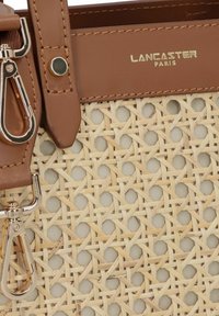 LANCASTER CANNAGE ROTIN - Sac à main - camel