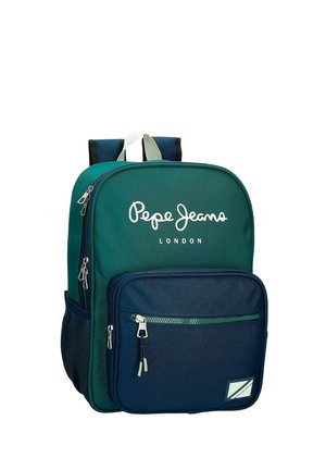 Mochila bicolor verde y azul marino Pepe Jeans London con múltiples compartimentos con cremallera y correas de hombro acolchadas.