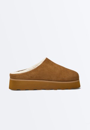 OYSHO, Pantofole - brown