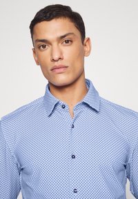 BOSS HANK KENT - Camisa formal - light/pastel blue