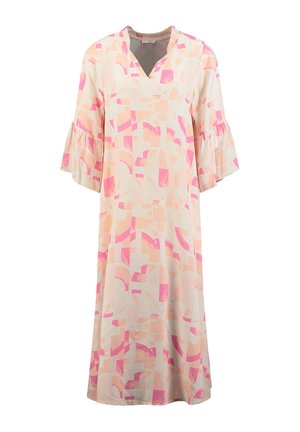 Loszittende midi-jurk met V-hals, wijde driekwartsmouwen en abstract roze en perzik geometrisch print op gebroken witte stof.