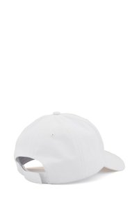 Cappellino da baseball bianco con visiera curva, realizzato in materiale di cotone. Chiusura snapback sul retro, caratterizzato da una superficie liscia e senza fantasie.