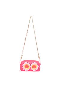 Ροζ δίχτυ τσάντα ώμου με λουλουδάτα στοιχεία, που διαθέτει δύο μεγάλα μαργαριτάρια με κίτρινα κέντρα και πλεξούδα λουρί με πολλά χρώματα.
