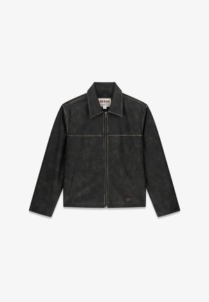 Giacca nera in ecopelle con colletto a punta, chiusura frontale con zip e due tasche laterali. Presenta dettagli di cuciture a contrasto e etichetta del brand.