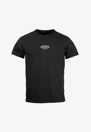 Black T-shirt made of cotton, featuring a small white logo on the chest with a braided design. Short sleeves and round neckline.