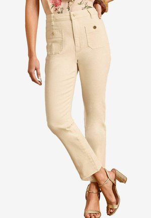 CROP WITH PATCH POCKET  . - Straight leg jeans - ecru