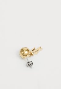 Gullfarget stud-øredobber med en sfærisk design og en øglook. Metall med blank finish, inneholder en post bakke for bruk.