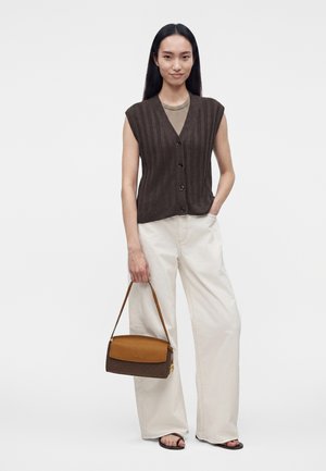 MICHAEL Michael Kors, LANDRY POUCHETTE - Τσάντα χειρός - brown