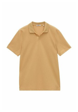 Koszulka polo z krótkim rękawem w musztardowym kolorze, wykonana z miękkiego materiału. Posiada klasyczny kołnierzyk oraz luźny krój, bez widocznych wzorów czy akcentów.