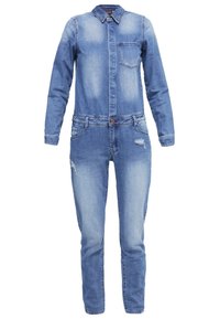 Denimoverall med krage, långa ärmar och figurnära midja. Ljusblå färg, blekt utseende och subtil slitning.