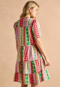 Tom Joule REGULAR FIT - ARIELLA TIERED  - Denné šaty - multi