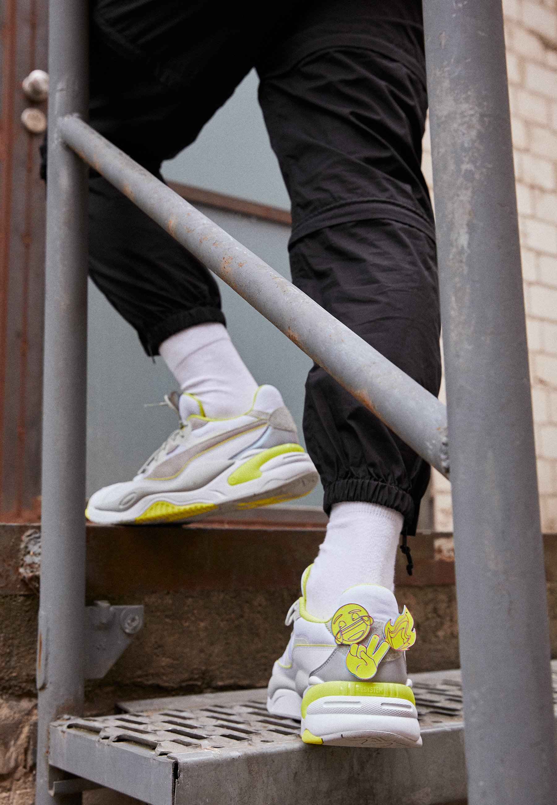 Puma RS-2K X EMOJI - Matalavartiset tennarit - silver/white/valkoinen -  Zalando.fi