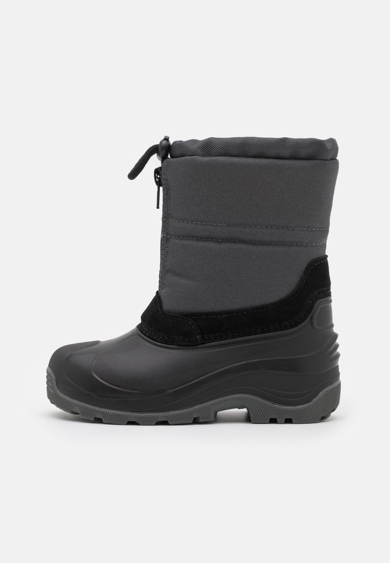 Botte d'hiver pour enfant noire et grise avec semelle en caoutchouc et dessus en tissu, dotée d'un cordon de serrage en haut pour un maintien sûr.