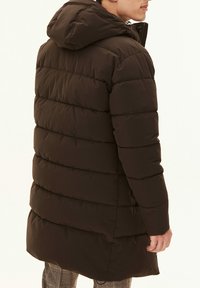 Oscar Jacobson PADDED  - Wintermantel - terra brown