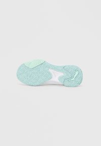 Σόλα παπουτσιού σε ανοιχτό πράσινο με υφασμένο ανάγλυφο μοτίβο. Λευκό επάνω μέρος με λείο φινίρισμα. Διαθέτει λογότυπο σε αντίθετο χρώμα στη σόλα.