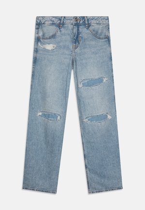 Jeans de ganga azul claro com um design de perna reta, apresentando rasgos desfiados nos joelhos e um estilo clássico de cinco bolsos.