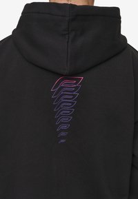 Pegador SAXON JACKET - Užtrauktuku užsegamas treningas - washed black