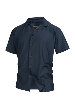 Camisa de manga corta, de color azul marino, con rayas verticales, frente con botones y un cuello casual; fabricada en un tejido ligero con un corte relajado.